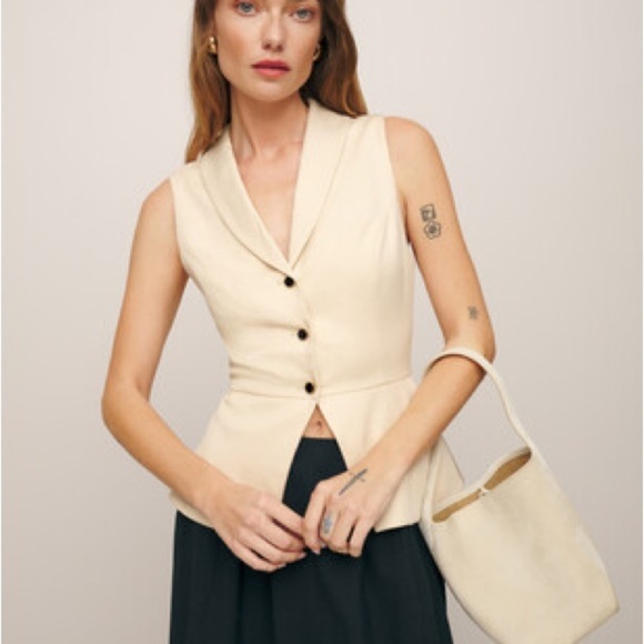 REFORMATION Oakley Vest in Sugar 2 - Picture 3 of 8